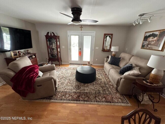 Foto del edificio - 310 7th St