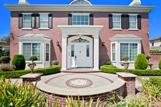 Building Photo - 1117 Encanto Dr