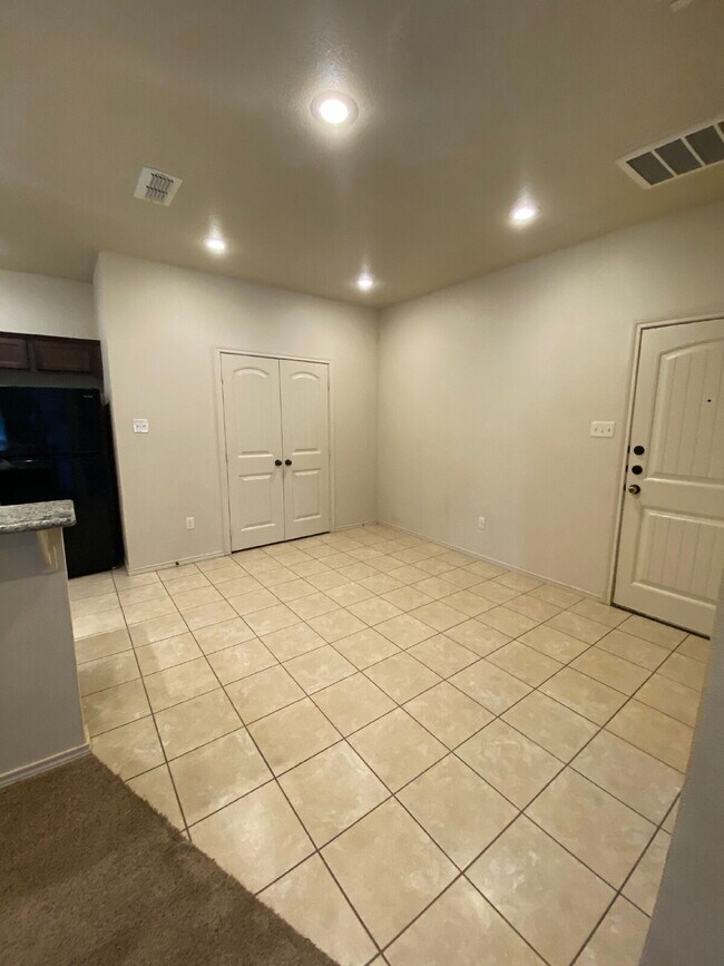Foto del edificio - Cute 3/2/2 townhome in the Lubbock-Cooper District