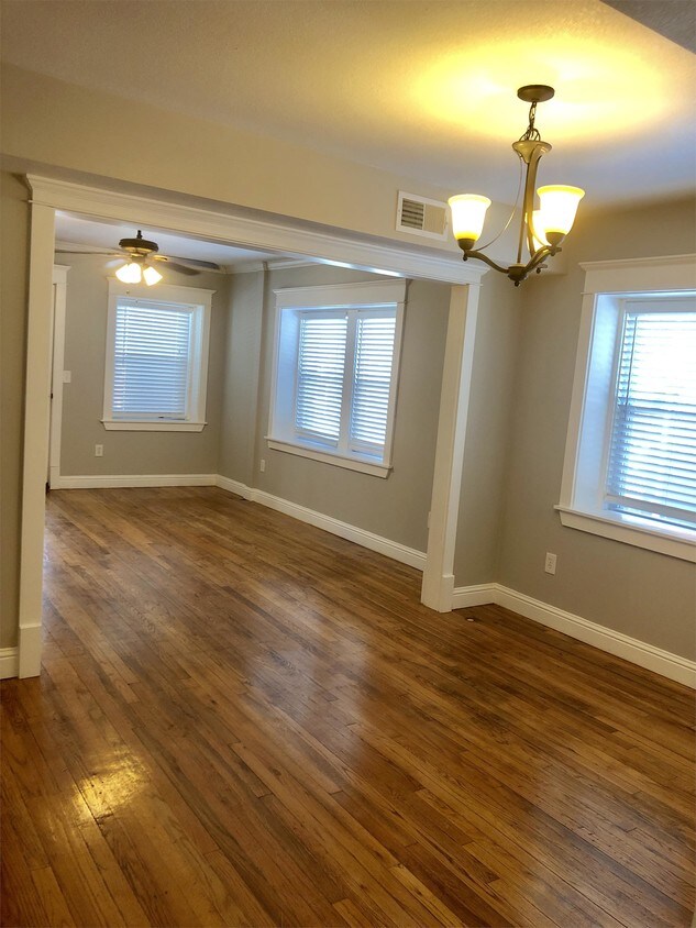 Foto principal - 2803 Charlotte St