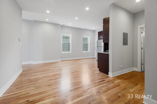 Building Photo - Beautiful Top Floor 1 bedroom in Noble Square