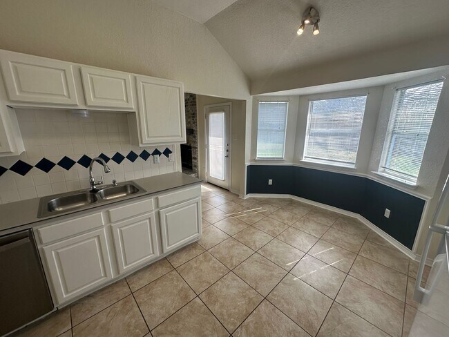 Foto del edificio - AVAILABLE NOW; APPLY TODAY AT OUR WEBSITE!!