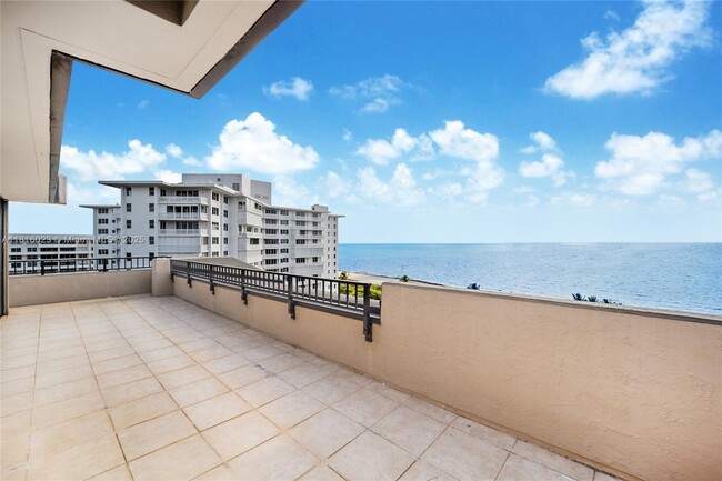 Building Photo - 251 Crandon Blvd