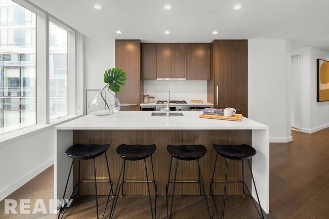 Building Photo - 400 West 61st Street