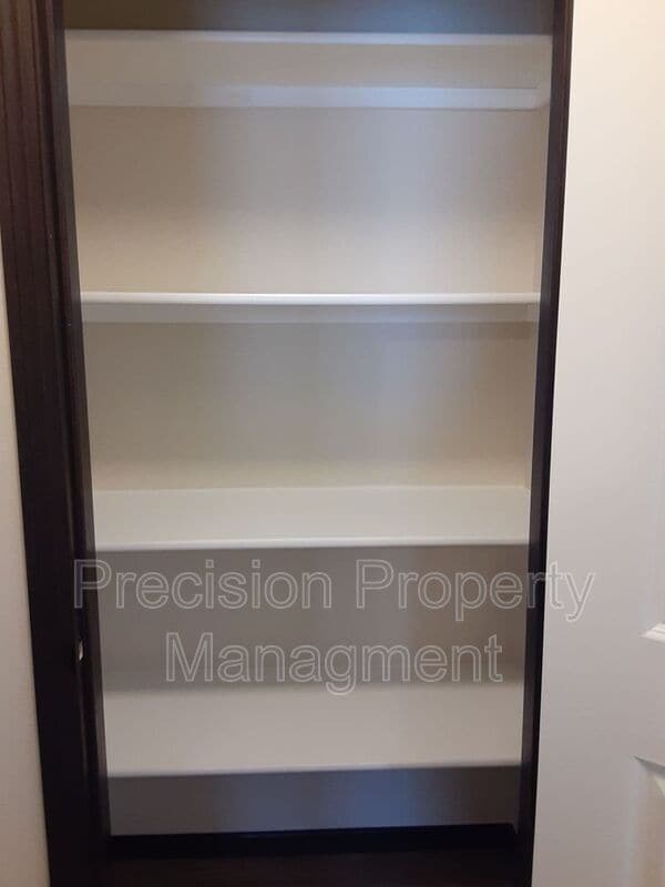 Foto del edificio - 581 225th St