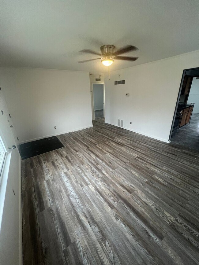 Building Photo - 8628 Chapp Ave