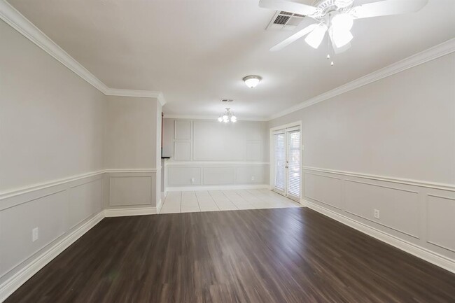 Building Photo - 914 Mosher Ln
