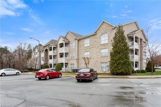 Building Photo - 7108 W Friendly Ave