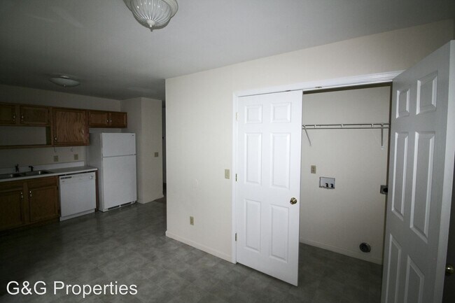 Building Photo - 4 br, 2 bath House - 426 Blake Circle