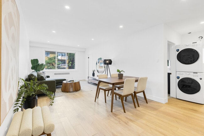 Building Photo - 4910 Av Walkley