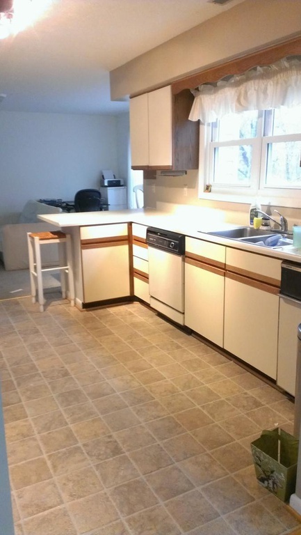Building Photo - 208 Woods Edge Ct