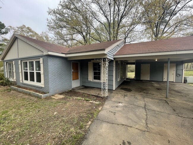 Building Photo - 3073 Gorton Rd