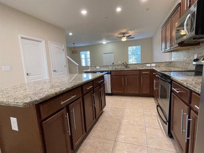 Building Photo - 9008 Savannah Magnolia Ln