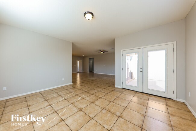 Foto del edificio - 4841 S 21st St