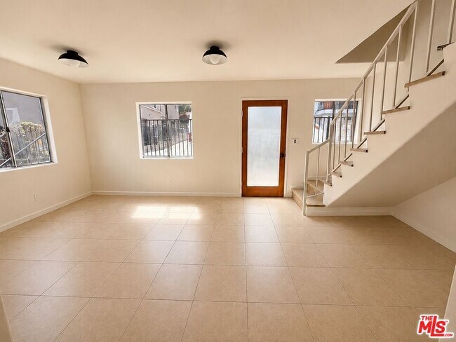 Foto del edificio - 1031 Coronado Ter