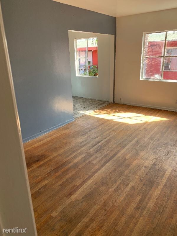 Building Photo - 1 br, 1 bath Apartment - 734 Cerritos Ave