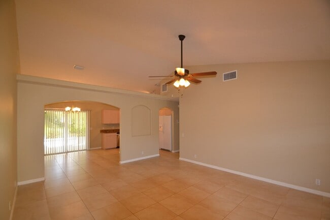 Building Photo - 7348 Linden Ln