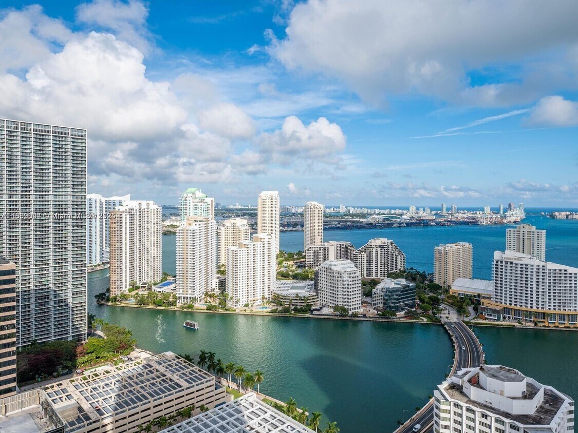 Foto principal - 950 Brickell Bay Dr