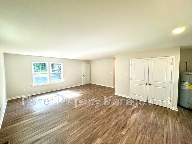 Foto del edificio - 3121 Alvis Avenue