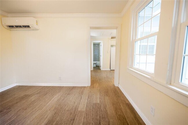 Building Photo - 114 N Julia St