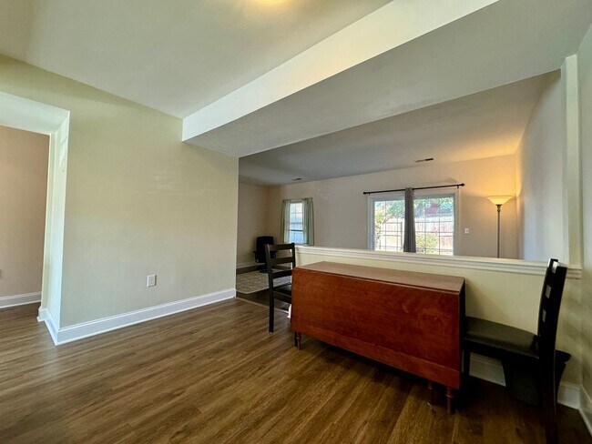 Foto del edificio - Comfortable Townhome in a Haymarket Square Community