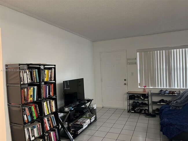 Foto del edificio - 8615 NW 5th Terrace