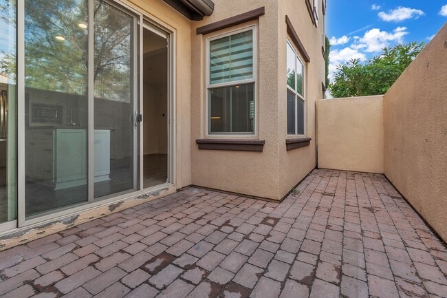 Photo - 72 Tulip Townhome