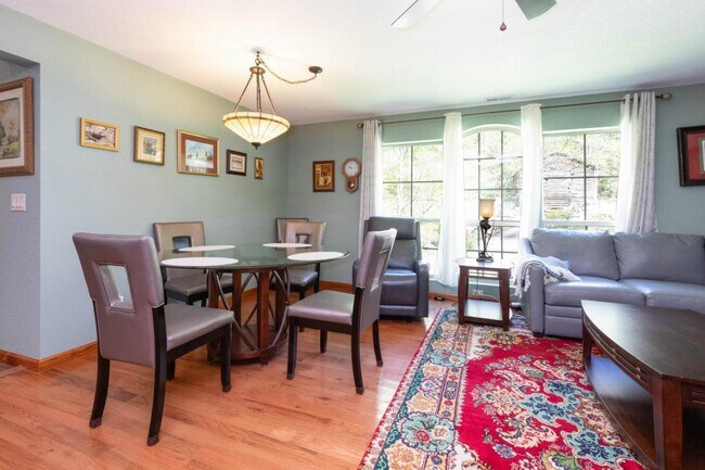 Foto del edificio - 9228 Big Laurel Rd