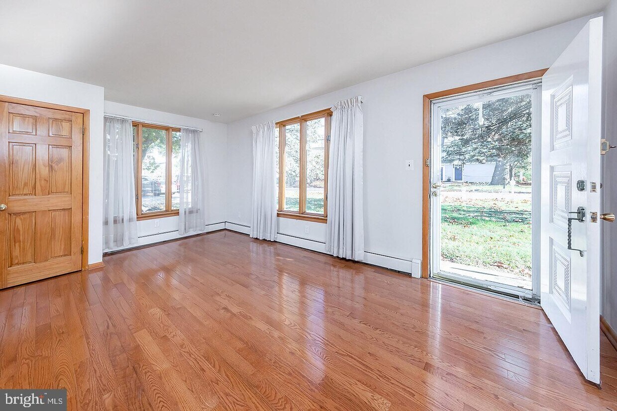 231 Kings Hwy, East Greenwich Township, NJ 08020 House Rental in East