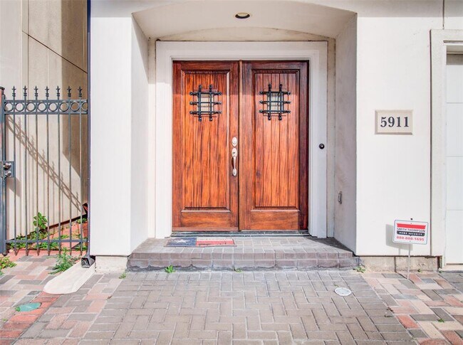 Building Photo - 5911 Turtle Beach Ln