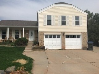 Tri-Level with Basement - 322 Berthoud Way