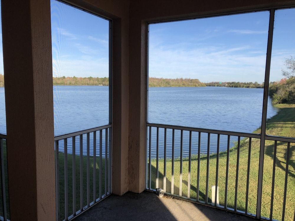 Building Photo - Carillon Lakes Carriage Home on Water