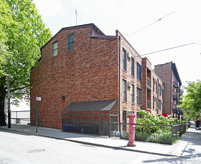 Building Photo - 529-531 Clinton St