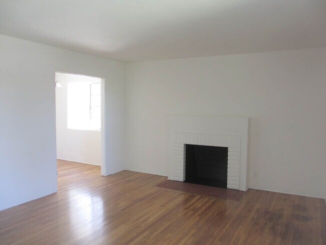 Sala de estar - 3244 Selby Ave