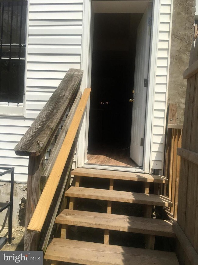 Building Photo - 538 N Pulaski St