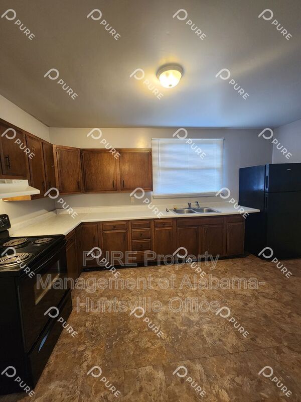 Foto del edificio - 2217 Barrywood Cir NW