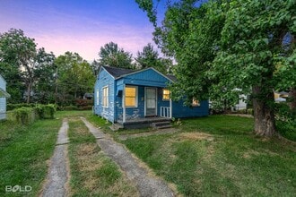 Building Photo - 2770 Lakehurst Ave