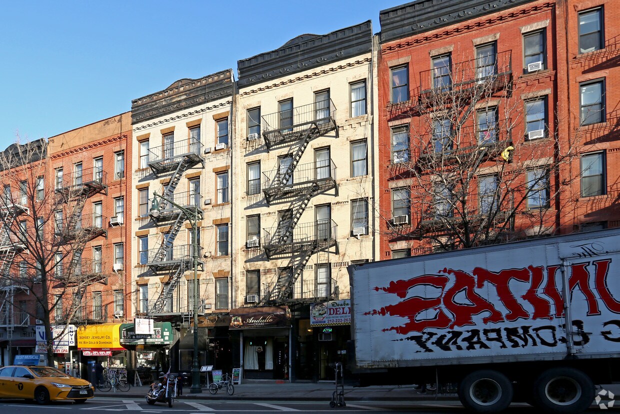 Building Photo - 947 Columbus Ave