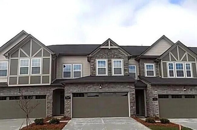 Foto del edificio - 5633 Garrow Glen Rd