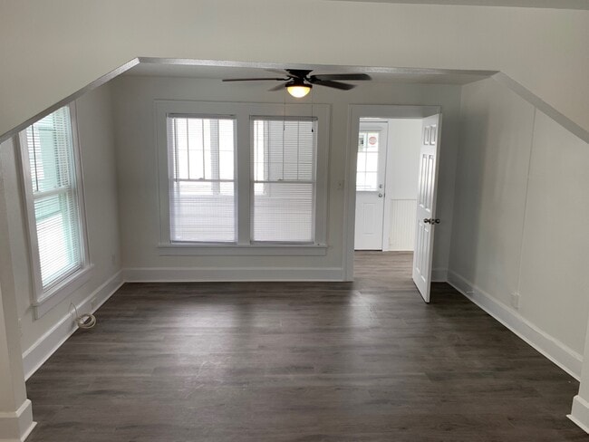 Foto del edificio - 2 Bed/1 Bath - Unit 12