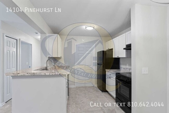 Building Photo - 14104 Pinehurst Ln