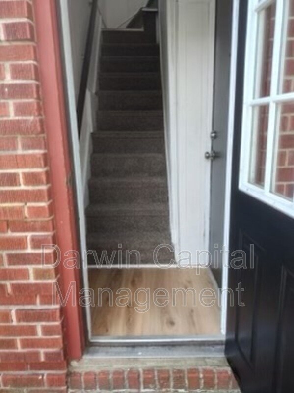 Foto del edificio - 100 E Holly