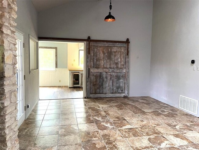 Building Photo - 602 Splitrock