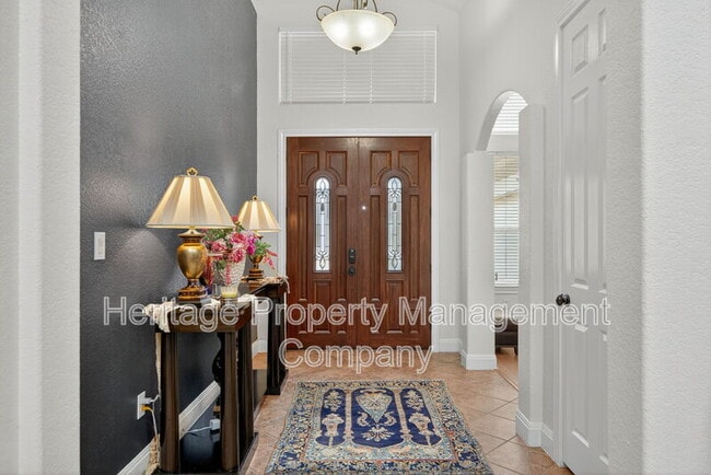 Building Photo - 24915 Estancia Cir
