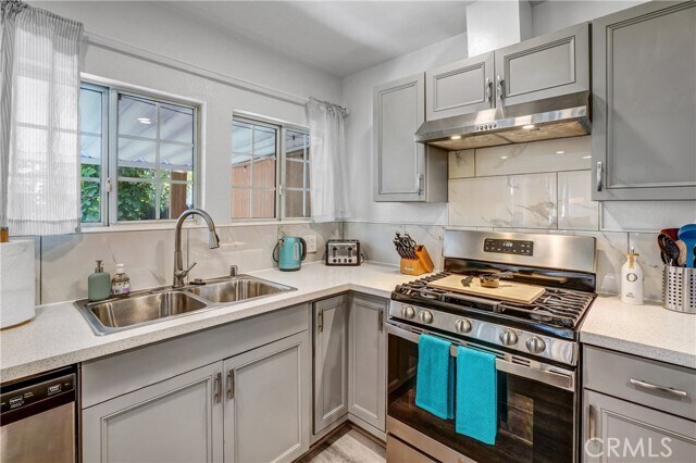 Foto del edificio - 422 W Bencamp St