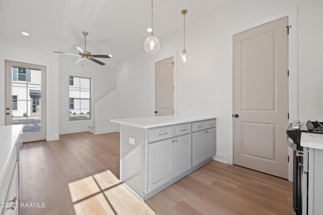 Building Photo - 210 Steiner Oaks