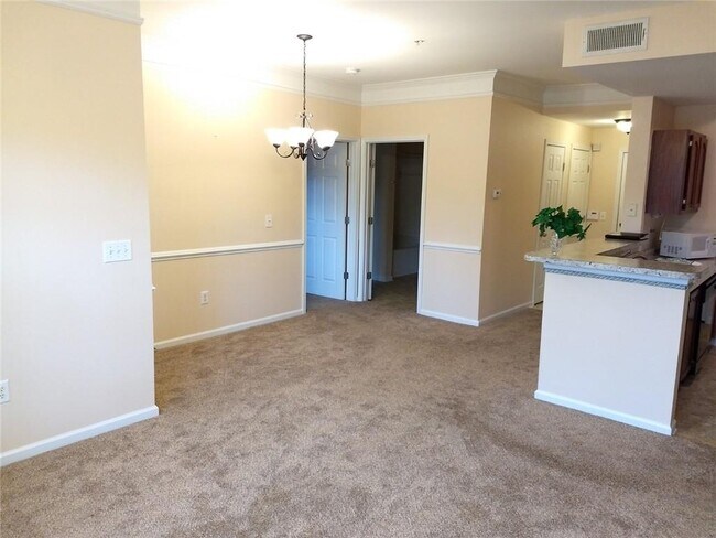 Foto del edificio - 2700 Pine Tree Rd NE