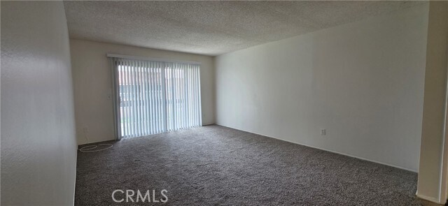 Foto del edificio - 6600 Warner Ave