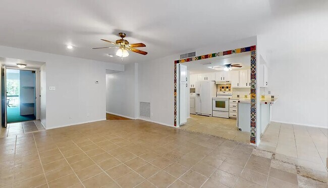 Building Photo - 8769 Como Lake Dr