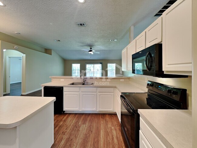 Foto del edificio - 8745 Edgebrook Ct